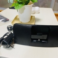 32型液晶テレビ　iPhone充電出来るスピーカー付きの画像