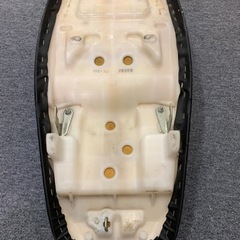 値下げしました！CB400SF 純正シート　テールランプ　直接取引できる方でよろしくお願いします。の画像