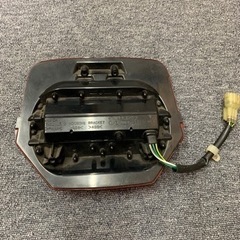 値下げしました！CB400SF 純正シート　テールランプ　直接取引できる方でよろしくお願いします。の画像