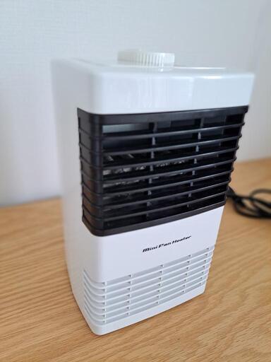 YUASA　電気　ミニファンヒーター　YA-D601R　ホワイト