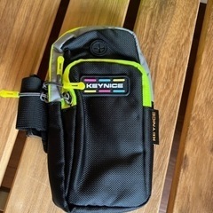 【新品】ランニングアームバンドスポーツジョギング ランニング ス...