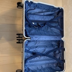 スーツケースの画像