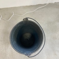 ブリキの傘立ての画像