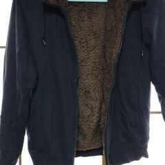 ユニクロ　黒パーカー　Msize