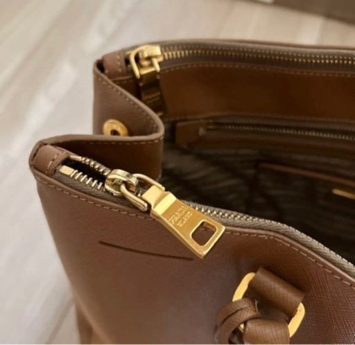 【値下げ】(美品)PRADA サフィアーノ トートバッグ
