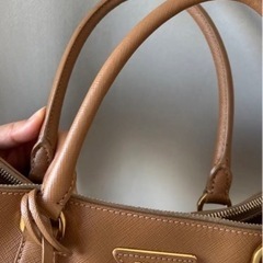 【値下げ】(美品)PRADA サフィアーノ トートバッグ の画像
