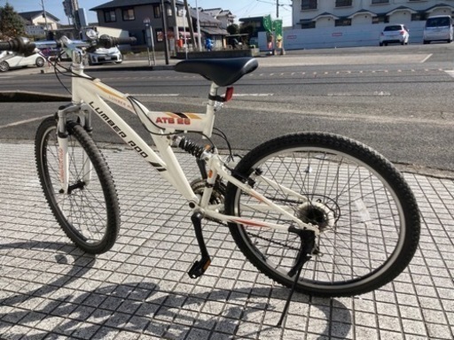 【26インチマウンテン】ブリヂストンタイヤ使用　3x7段変速　チェーン、グリップ新品❗️若林自転車　唐崎店　SALE中❗️ 26インチマウンテン】ブリヂストンタイヤ使用 3x7段変速 チェーン