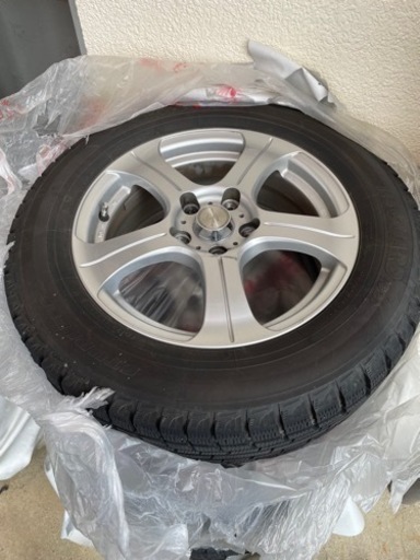 【訳あり、激安】スノータイヤ 4本セット(215/60R16)