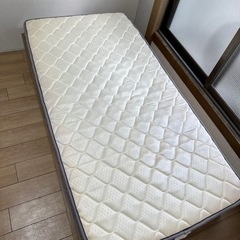 ベッド、マットレスただで譲ります！の画像