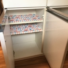 無料　食器棚の画像