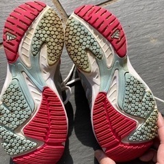【中古・美品】adidas ジョギングシューズ　20センチの画像