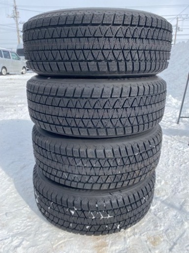 ブリヂストン　DM-V3 2022年製　235/60/18 5穴114.3 8Jスタッドレスホイールセット　新車外し　走行100km程