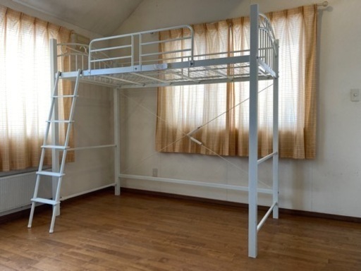 女の子向けロフトベッド