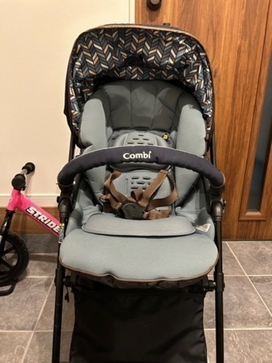 コンビベビーカー
