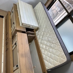 ベッド、マットレスただで譲ります！の画像
