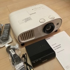 エプソン　ホームプロジェクター　EH -TW6700W 引取り希望　配送相談可の画像