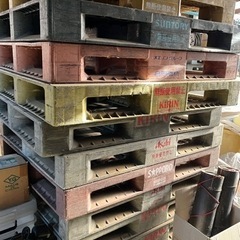 中古プラスチックパレットの画像