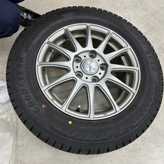 スタッドレスタイヤ　195/65R15 1シーズンのみ使用