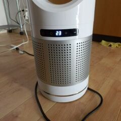 値下げ　UV除菌ライト付き冷温送風機　XR-D046JR-UV　　2022年12月購入品　　の画像