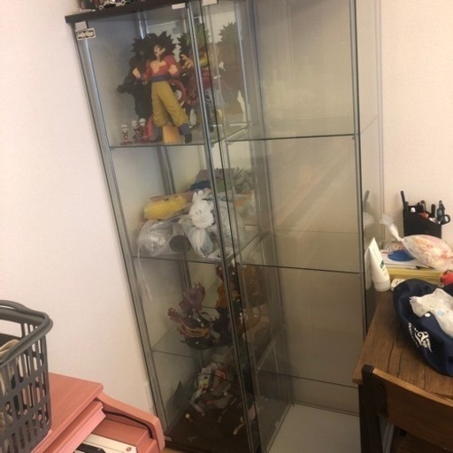 IKEAのフィギュア棚