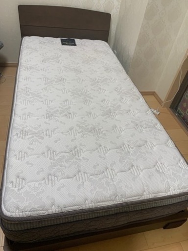 シングルベッド　マットレス付き！！