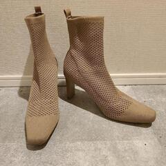 ベージュ メッシュ ブーツの画像