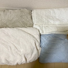 ダブルベッド用　敷きパッド4点(冬用2点、夏用1点、ベッドパッド1点)