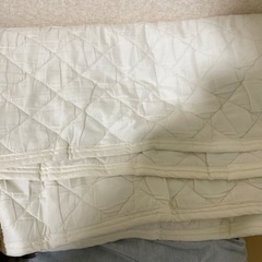 ダブルベッド用　敷きパッド4点(冬用2点、夏用1点、ベッドパッド1点)の画像