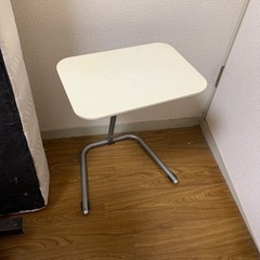 サイドテーブル