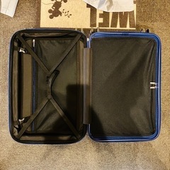 【値下げ歓迎】【中古】キャリーケース スーツケース 紺色 Mサイズ ファスナー式　拡張可能の画像