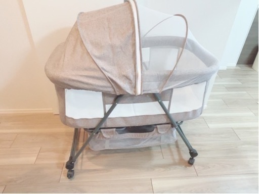 ベビーベッド　折りたたみ式