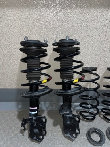 30プリウス　zvw30 純正サスペンション