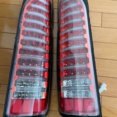 ハイエース　テールランプ