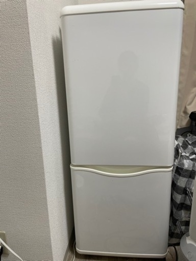冷蔵庫。まだまだ使用できます。