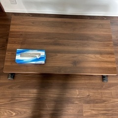 昇降テーブルの画像