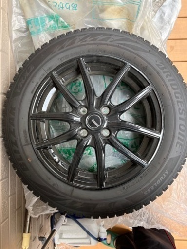 【TOYOTA】アクア　15インチスタッドレスタイヤ　ホイール付き　4本セット　BRIDGESTONE BLIZZAK VRX2