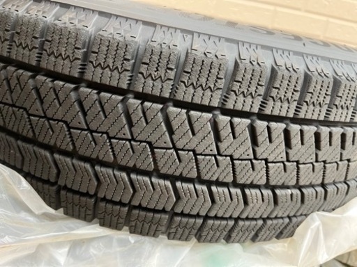 【TOYOTA】アクア　15インチスタッドレスタイヤ　ホイール付き　4本セット　BRIDGESTONE BLIZZAK VRX2