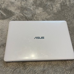 asus ノートパソコンの画像