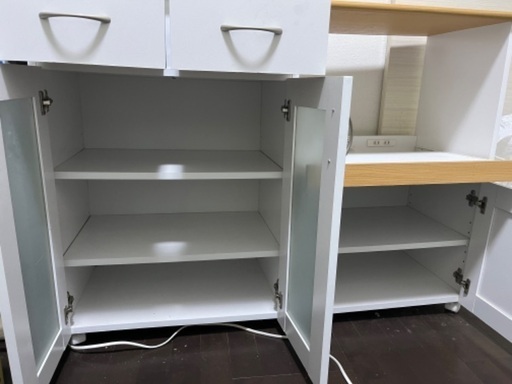 キッチンカウンター兼食器棚