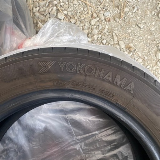 シャトルに付いてました　ヨコハマブルーアース　185/60/15