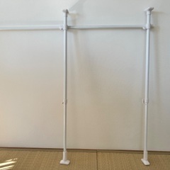押入れ用突っ張り棒の画像