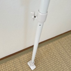 押入れ用突っ張り棒の画像