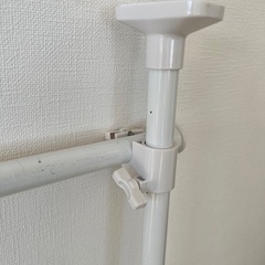 押入れ用突っ張り棒の画像
