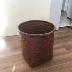 ラタンのアジア風ゴミ箱