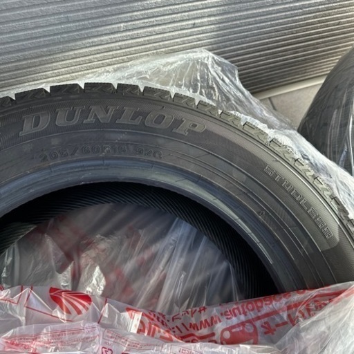 DUNLOP スタッドレスタイヤ 205/60R16 4本セット