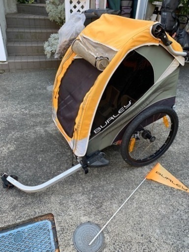 Burley バーレー　D-lite 育児　トレーラー