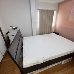 クイーンベッド（フレームユニット、マットレス、トッパー、マットレスプロテクター）の画像
