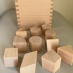 子どもの木のおもちゃの画像