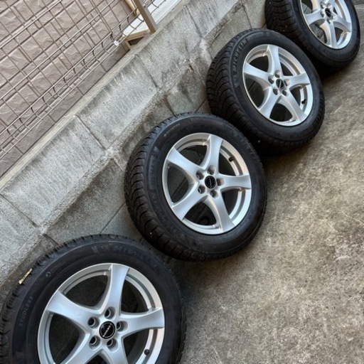 ワンシーズンのみ！スタッドレスタイヤ205/60R16