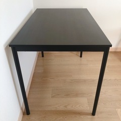 IKEA  テーブルの画像